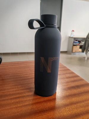 Metal water bottle new for hot and cold drinks