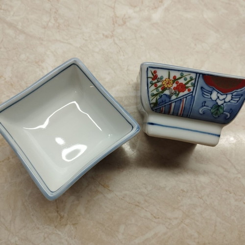 Decorative small hand-painted items new, set of 2