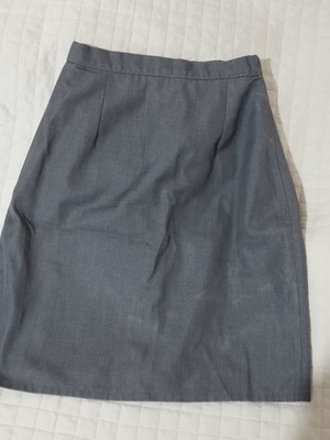 Children's gray skirt used, size 9 years, suitable for parade