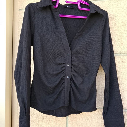 Pink Woman black shirt size L
