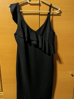 Women's dress new, black, one size with elastic fabric