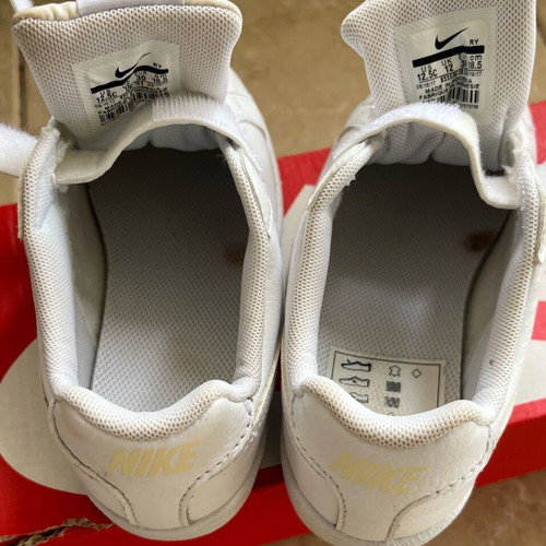 Nike Court Royale (PSV) white sneakers used size 30