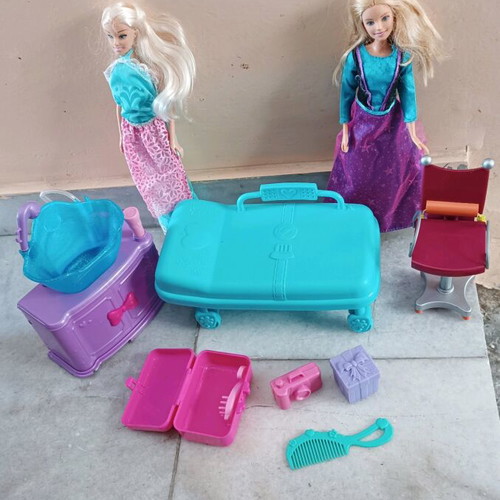 Dolls used with accessories