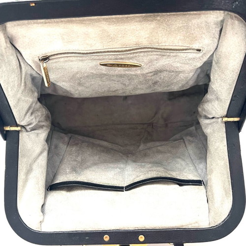 Zac Posen черна кожена чанта употребявана с златисти детайли