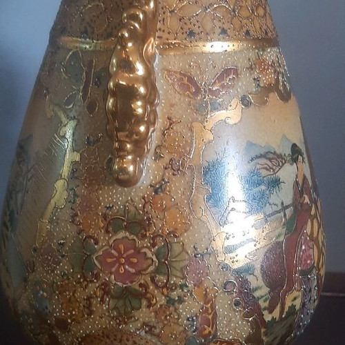 Satsuma Chinese porcelain 26cm height like new
