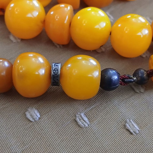 Mastic Kompoloi worry beads, vintage bakelite, silver elements
