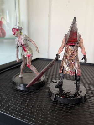 Silent Hill Pyramid Head & Nurse Ръчно изработени фигурки като нови