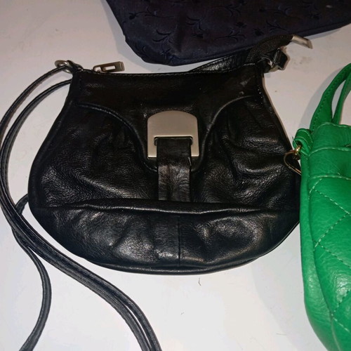 Shoulder bags like new, black and green