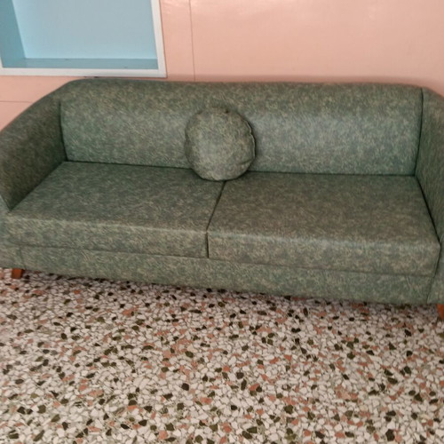 Sofa 4-seater used in excellent condition