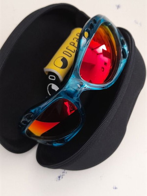 Γυαλιά ηλίου Ocean polarized σαν καινούργια, πολύχρωμα, με θήκη που επιπλέει