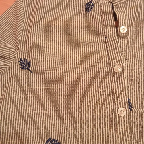 Striped shirt with leaf pattern medium like new