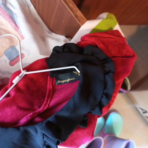Velour t-shirt and shorts set like new, black and red