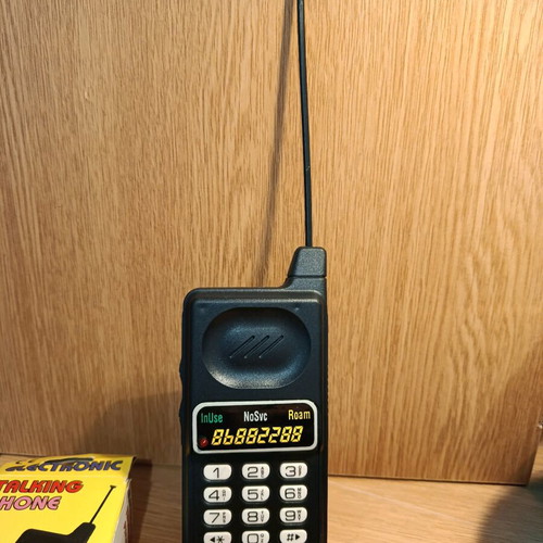 Toy phone from the 90s used, in very good condition