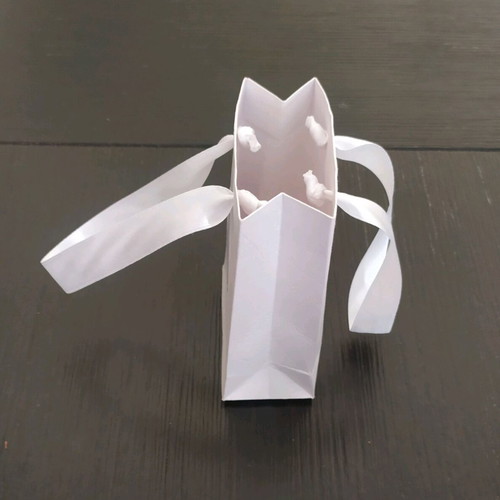 White paper bag like new