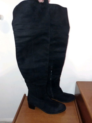 Over-the-knee boots like new, black, size 40