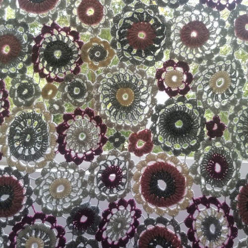 Children's blanket crocheted, size 75/90 cm, like new