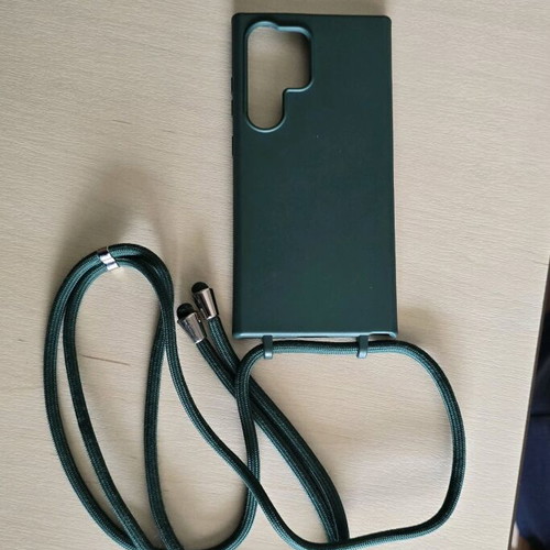 Samsung S24 Ultra case used with green silicone lanyard