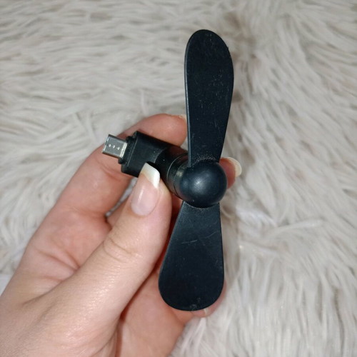 Portable USB fan like new with micro-USB connection