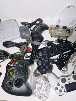 Контролери за Xbox, PS1, PS2, PS3, PS4 като нови