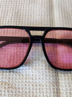 Solo-Solis NDL6297 sunglasses new, black frame, burgundy lenses