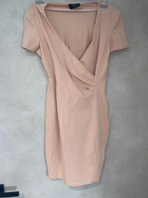 Salmon mini dress like new, fitted, size S