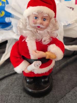 Santa Claus used with batteries and music