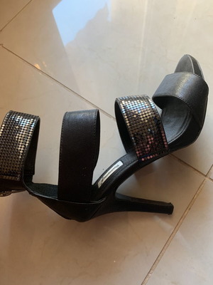 Stradivarius sandals used, size 39, black and silver