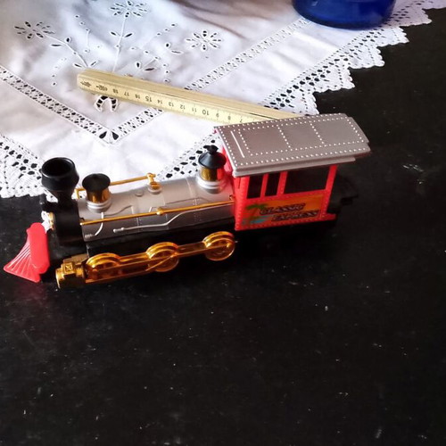Toy train 2001 collectible like new