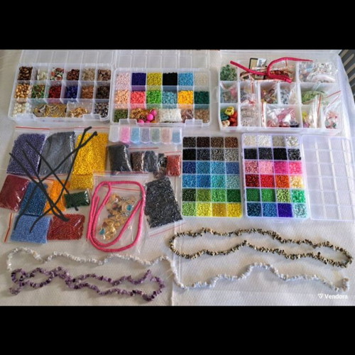 Craft beads and minerals set like new, 5 storage boxes, 4 kg