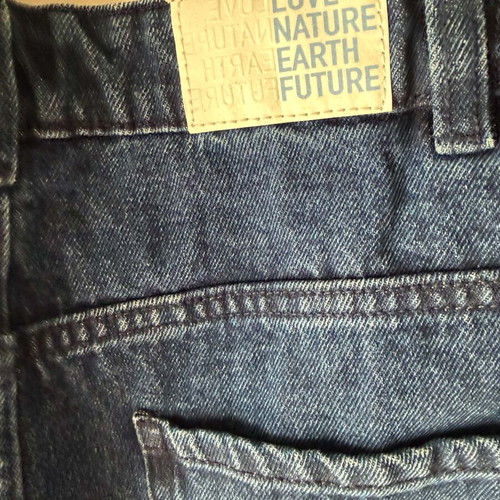 Essentials by Chibo women jeans 2XL like new, blue