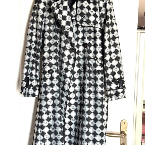 MCM bag and trench coat like new, black and white