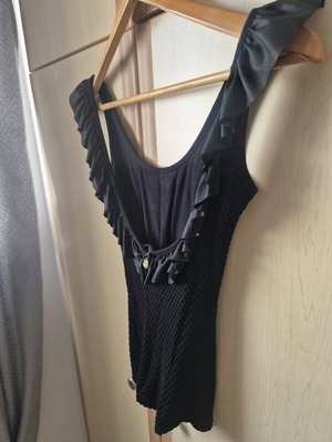 Lynne black top size M like new