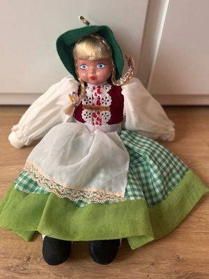 Vintage German Tyrol Doll Blumenau SC like new