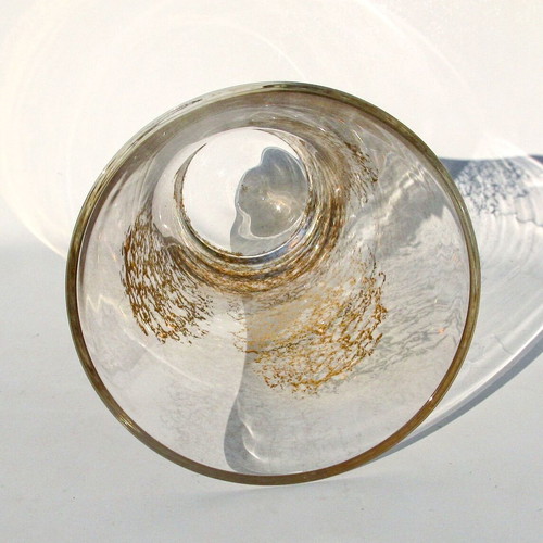 Crystal vase used with gold design