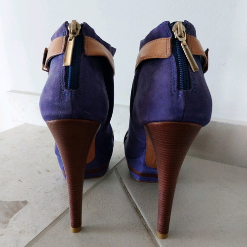 Schutz suede sandals size 39 like new, blue and purple