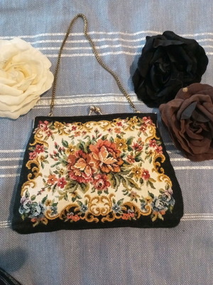 Vintage bag with tapestry embroidery like new