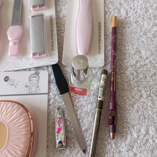 Body care new with free makeup bag