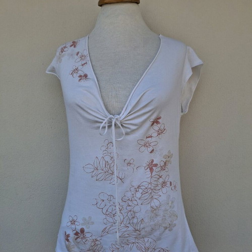 DKNY Jeans blouse white like new, sizes M-L