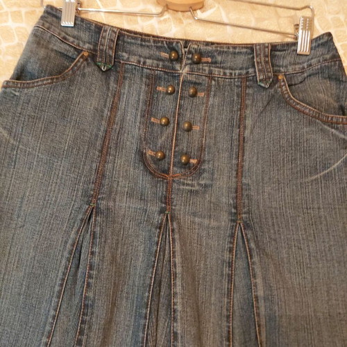 Miss Simbolo denim skirt like new with pockets and pleats size L