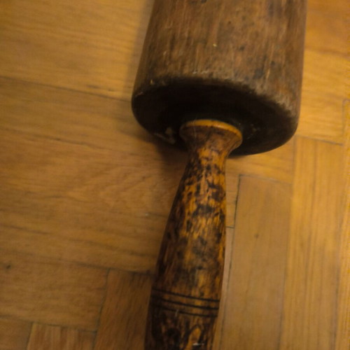 Wooden rolling pin like new