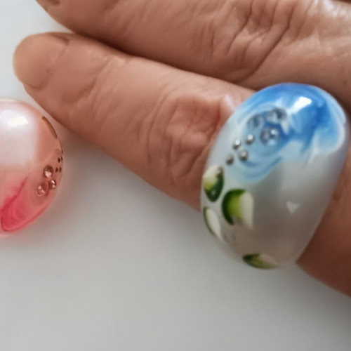 Set of 2 summer statement rings with floral design, like new