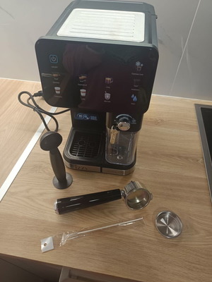 Issy Espresso Coffee Maker like new