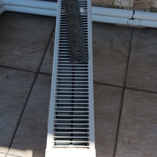 Radiator like new, dimensions 10cm thickness, 65cm height, 89cm length