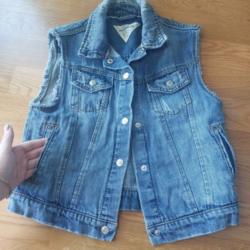 Pull & Bear sleeveless jean jacket like new, blue