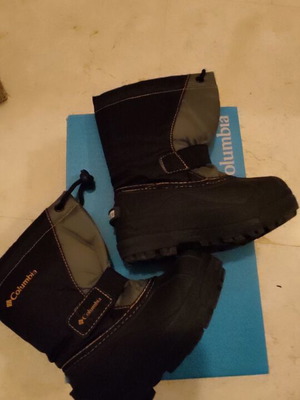 Columbia Boots New 25.5 Black - Gray