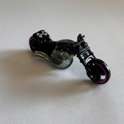 Hot Wheels 2001 Blast Lane Motorcycle Skull & Crossbones Series used