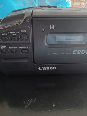 Canon E209 and E300 video cameras used for parts without power supply