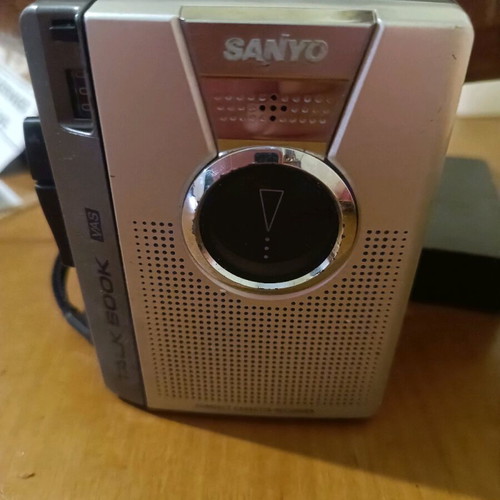 SANYO Talk Book VAS cassette player like new, retro 80s