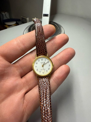 Orient women's watch gold like new