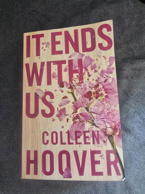 It Ends With Us by Colleen Hoover